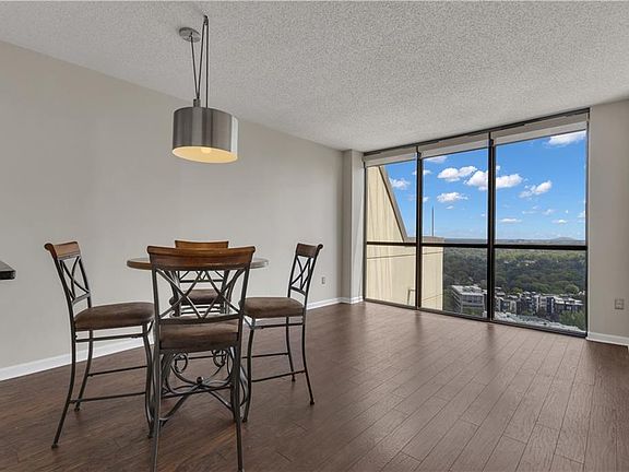 4th image of 1280 W Peachtree St #3810