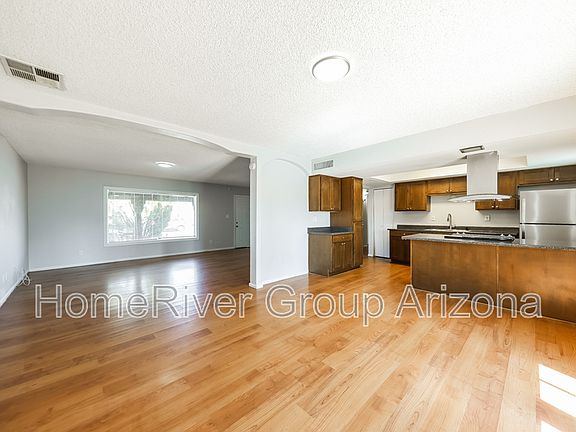 3rd image of 4221 W Palo Verde Dr