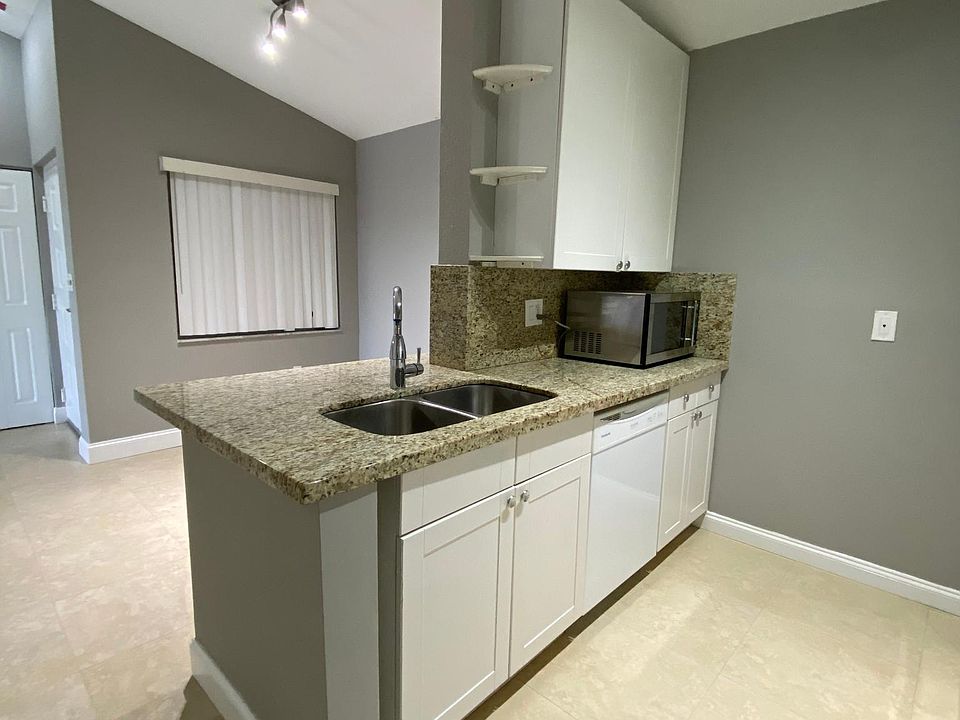 1st image of 2820 N Oakland Forest Dr #307-1