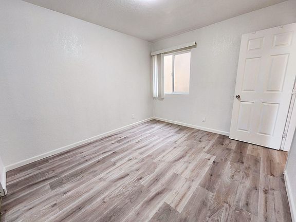 4th image of 432 Santa Barbara Ave APT 2