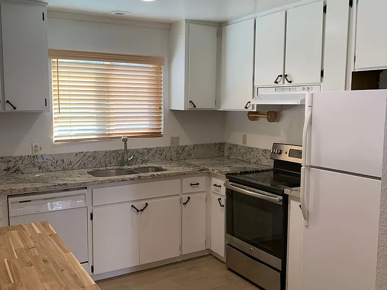 2905 Niagra St #171 — Photo 12
