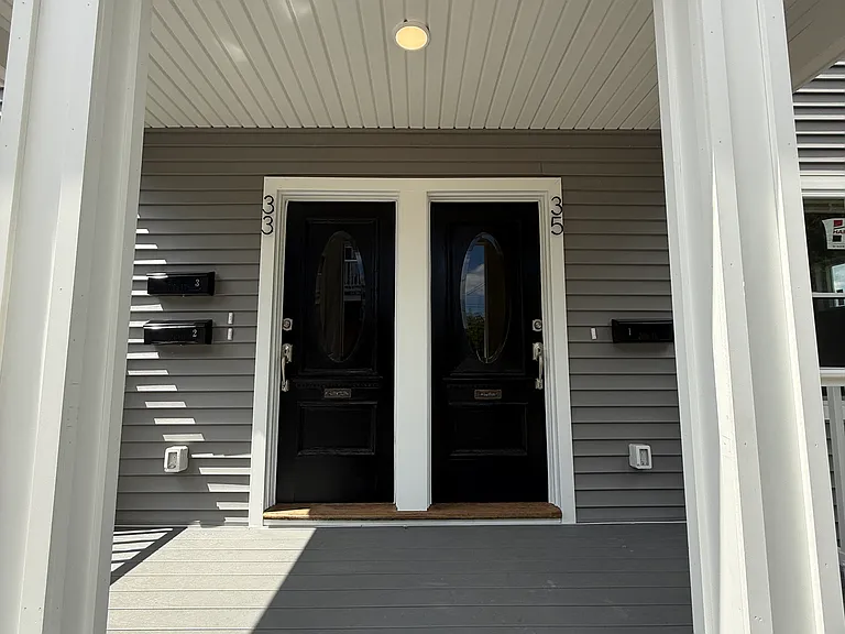 33-35 Leach St #1 — Photo 2
