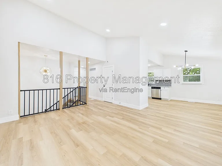 9524 Manning Ave #9520 — Photo 4