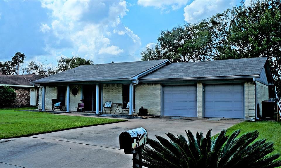 1st image of 1802 Lakeview Dr