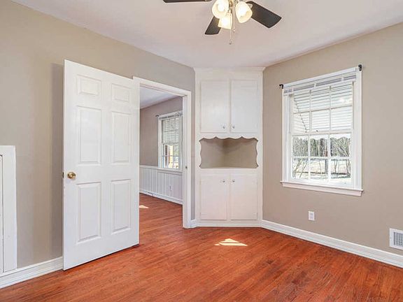 5th image of 921 Greenlawn Dr