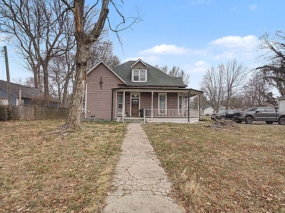 3rd image of 600 5th Ave E