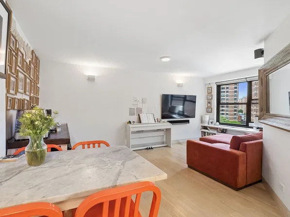 266 Broadway APT B705, New York, NY 10002
