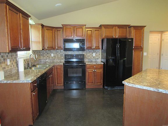5th image of 245 Letta Dr