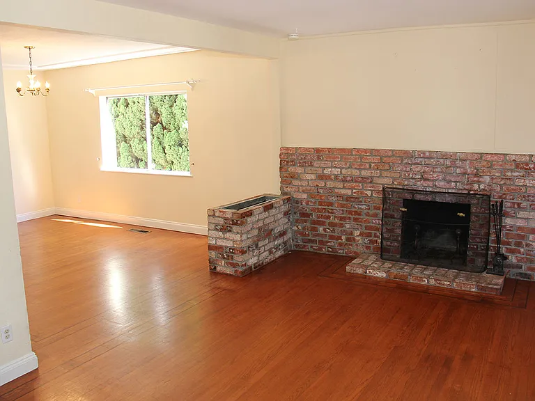 805 San Carlos Ave — Photo 4