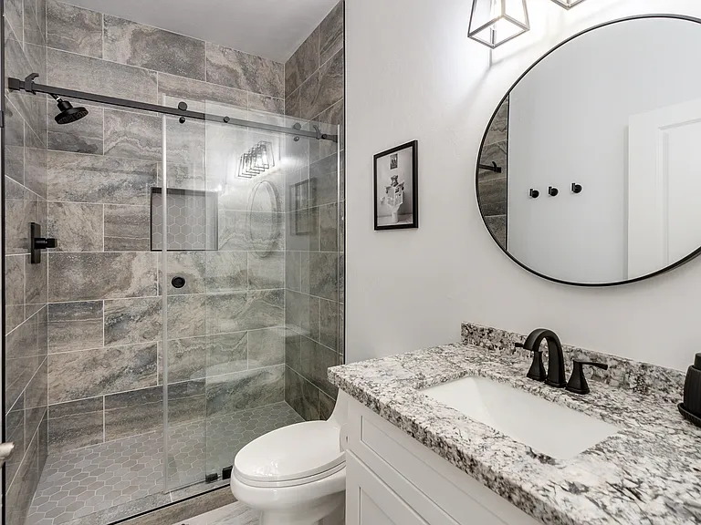 3731 N Stone Ave #2 — Photo 8