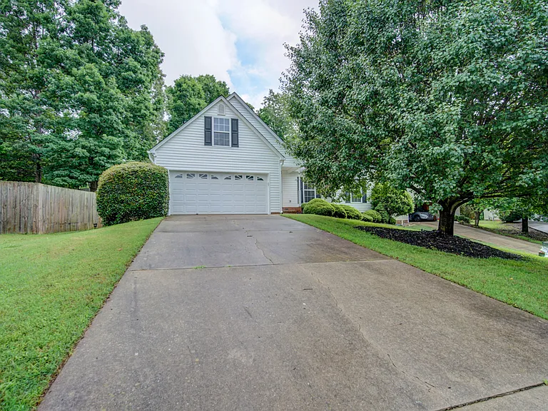 17 Waterfield Ct — Photo 6