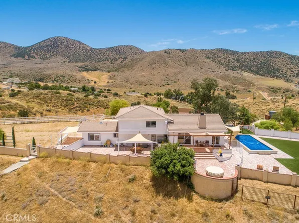 9175 Yucca Hills Rd, Agua Dulce, CA 91390