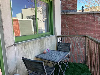 Rented by R New York