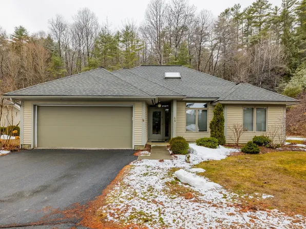 84 Iris Way, Hartford, VT 05001