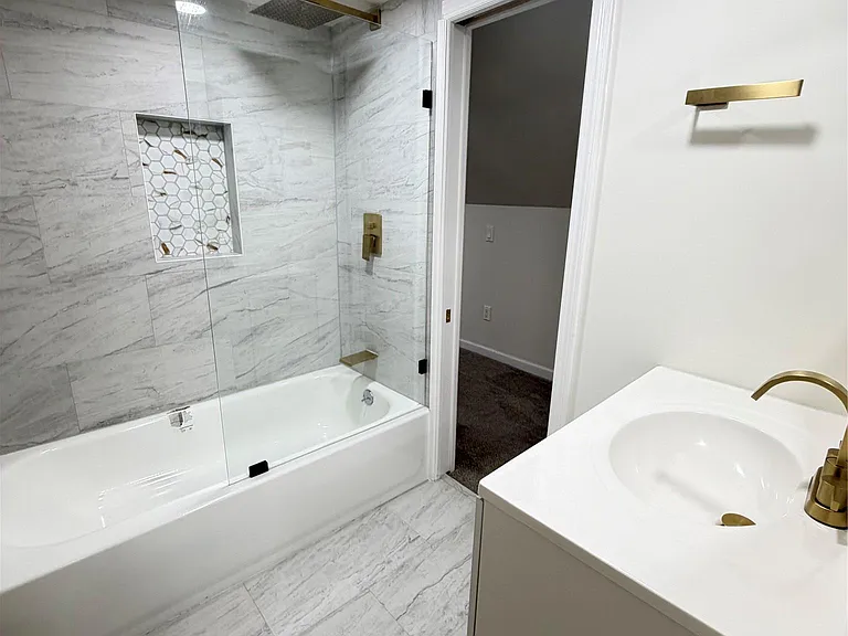 540 Camden St — Photo 15