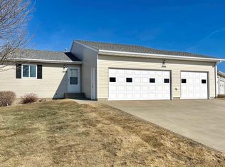 2056 14th St NW #2, Minot, ND 58703