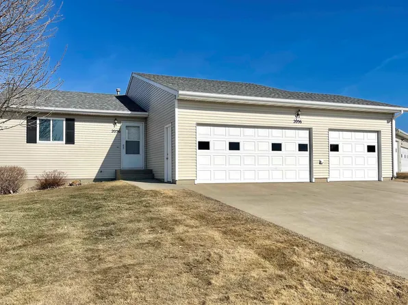 2056 14th St NW #2, Minot, ND 58703