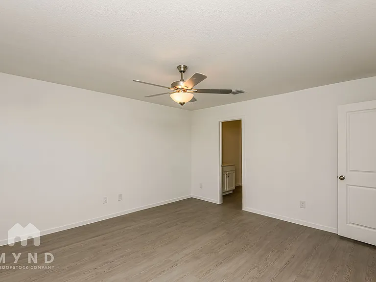 2700 Mistwood Dr — Photo 14