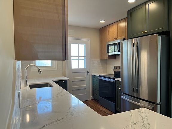 Brand-new kitchen 14 x 9