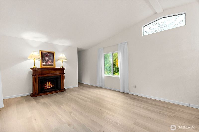 3rd image of 14512 246th Street E