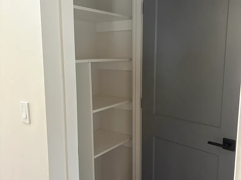 805 Holiday Ct — Photo 10