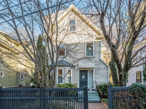 15 Vassal Ln, Cambridge, MA 02138