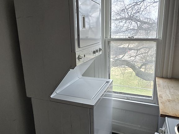 3rd image of 608 Gill Ave #A