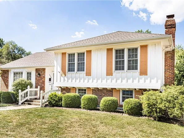 8308 Willow Way, Raytown, MO 64138