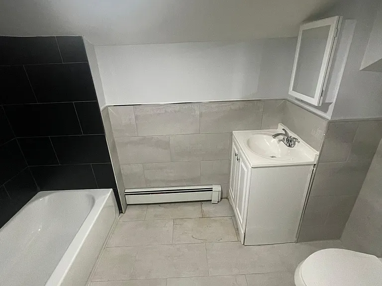 898 S 20th St #2F — Photo 6
