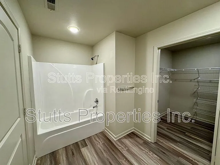 104 Spindle Ct #104 — Photo 6