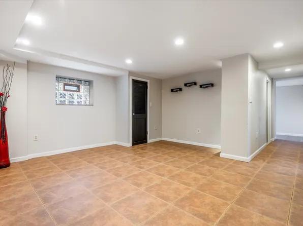 161-40 98th Street image 29 of 36