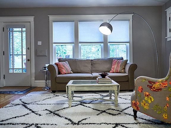2nd image of 2037 Alameda Ave