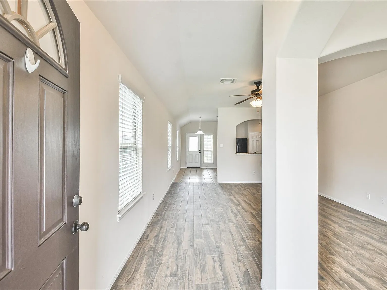 4 bed, 1799 sqft, $2,100 — Photo 3