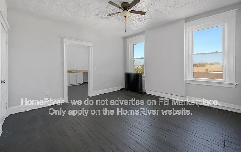 2335 May St #4F — Photo 3
