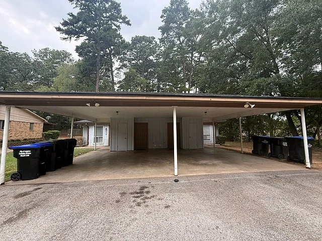 3 bed, 1250 sqft, $1,395 — Photo 2