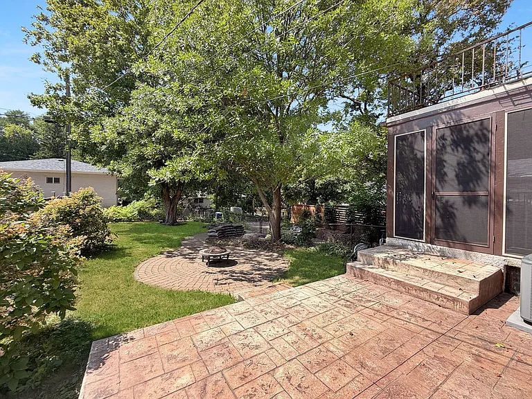 287 Washburn Ave N — Photo 19