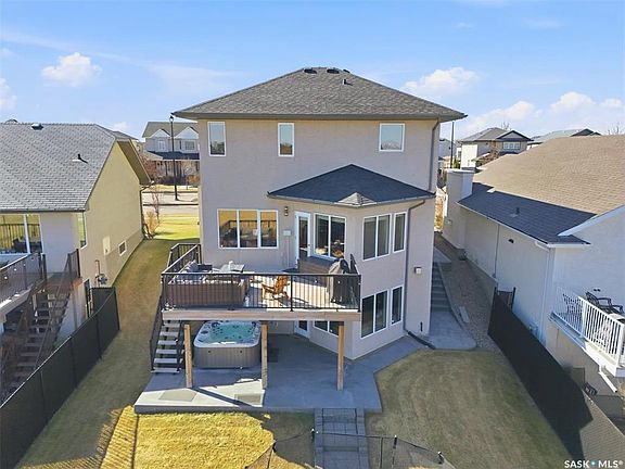 3rd image of 231 Willowgrove BOULEVARD
