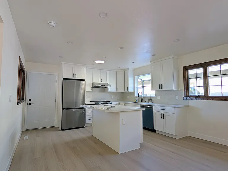 2234 Salisbury Way — Photo 1