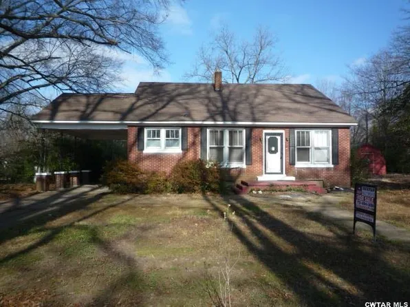 213 E 7th St, Trenton, TN 38382