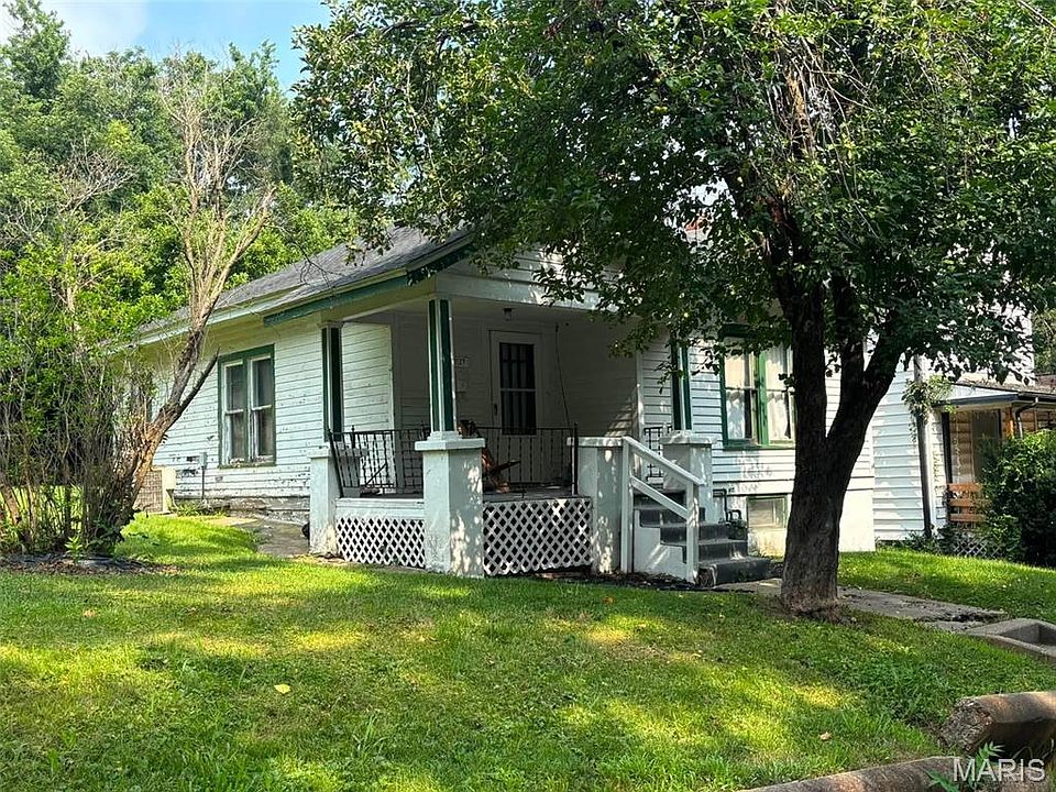 2nd image of 1127 Sierra St