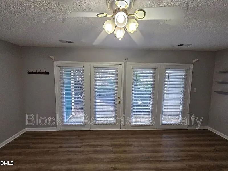 2 bed, 2.0 bath, $1,400 — Photo 2
