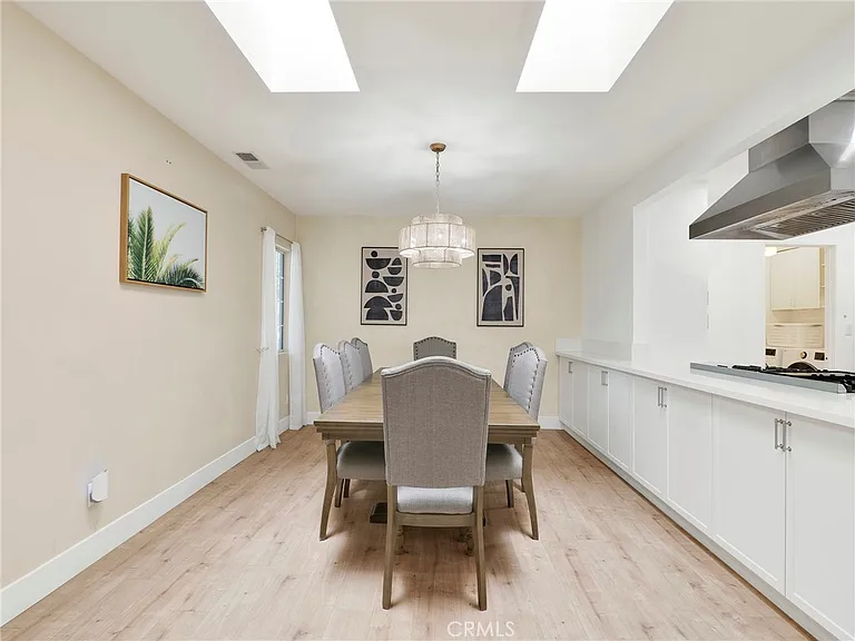 10018 Cozycroft Ave — Photo 9