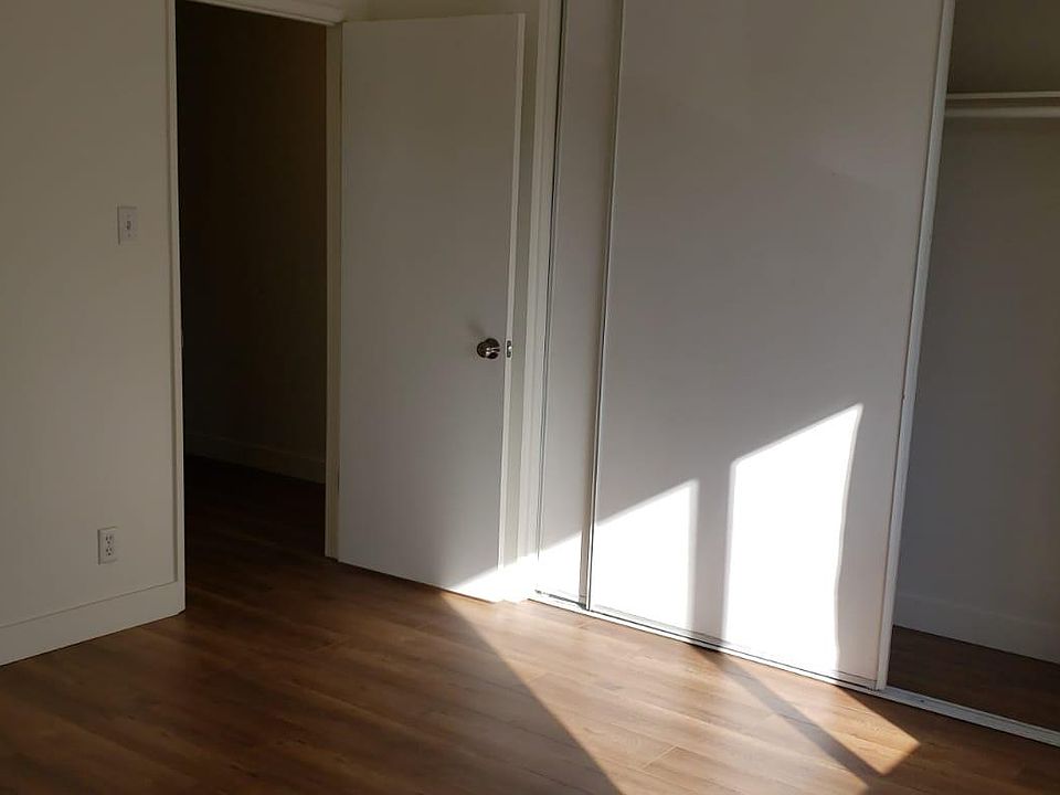 1st image of 18611 Collins St