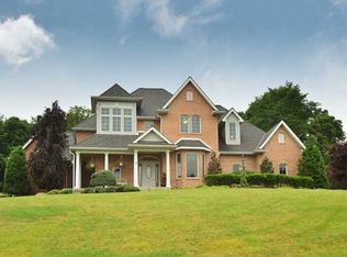 9111 Lucia Ln, North Huntingdon, PA
