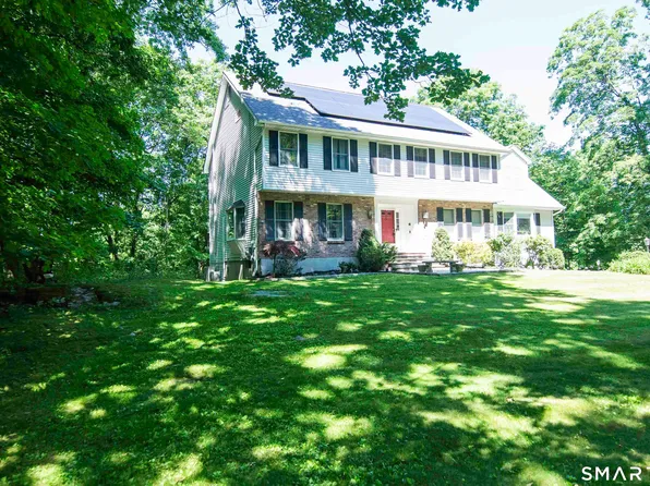 18 Hickory Lane, New Fairfield, CT 06812