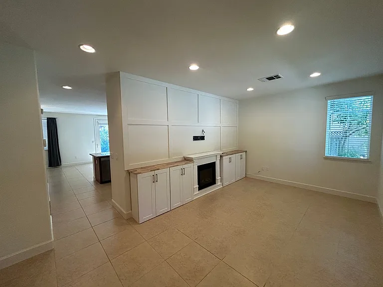 462 E Main Ave — Photo 3