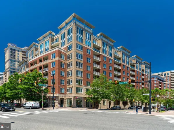 820 N Pollard St APT 511, Arlington, VA 22203