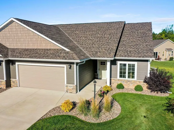 2229 Mahogany Trl, De Pere, WI 54115