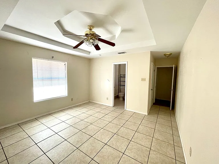 231 Malaga Dr — Photo 14