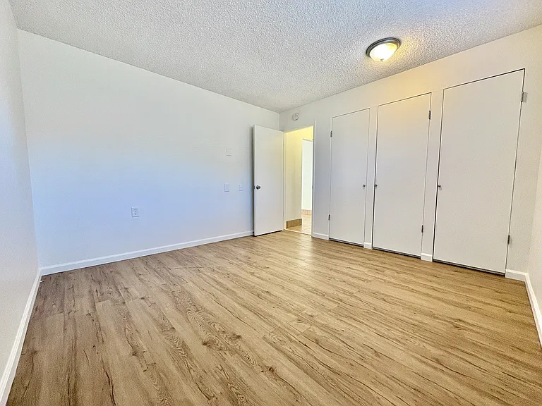 1226 E 7th St #15 — Photo 5
